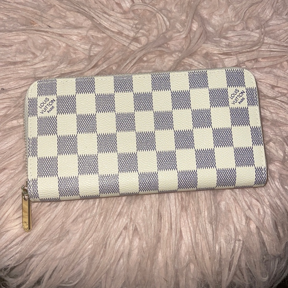 Zip up wallet